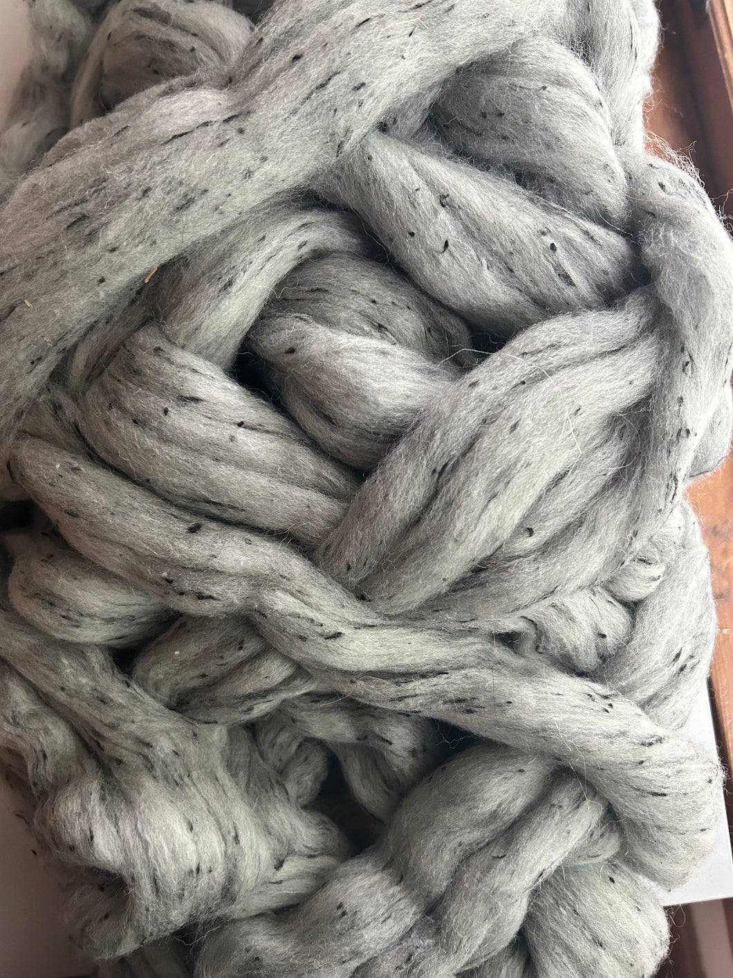 Tweed blend roving